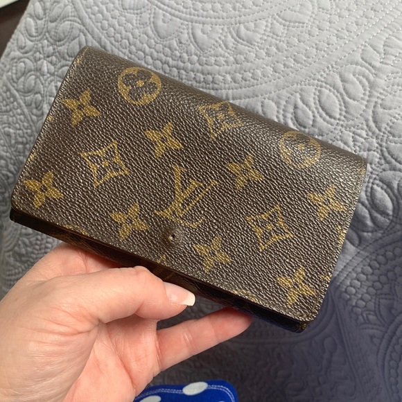 Louis Vuitton Handbags - Louis Vuitton Monogram Canvas Brown & Gold Wallet